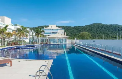 Apartamento com 3 quartos, sendo 2 suítes e 2 vagas de garagem à venda nos ingleses, florianópolis/sc.
