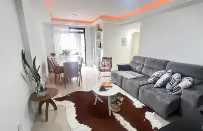 Apartamento mobiliado com 2 quartos sendo 1 suíte 1 vaga de garagem no bairro estreito em florianópolis/sc