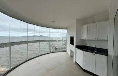 Apartamento semimobiliado com 3 quartos sendo 3 suítes 2 vagas de garagem no bairro coqueiros em florianópolis/sc