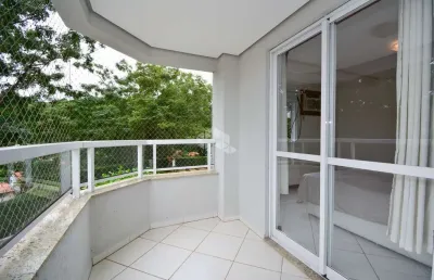 Amplo apartamento com 1 quarto sendo 1 suíte e 1 vaga de garagem no bairro joão paulo em florianópolis/sc