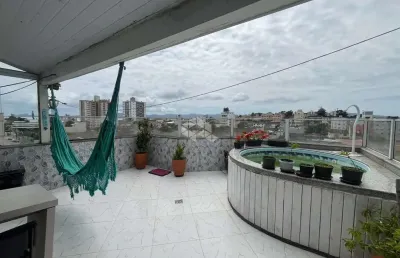 Cobertura duplex com 3 quartos sendo 1 suíte vista panorâmica e terraço no bairro jardim atlântico em florianópolis/sc
