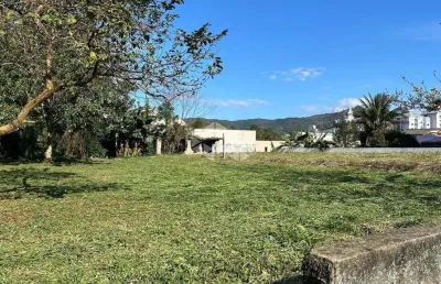 Terreno amplo com 720 m² em localização privilegiada na trindade florianópolis/sc