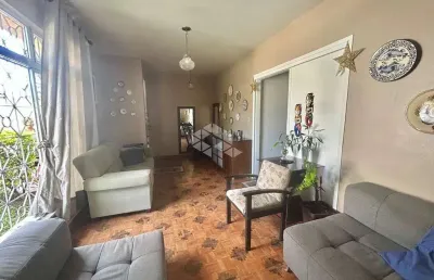 Casa com 5 quartos sendo 1 suíte na trindade florianópolis/sc