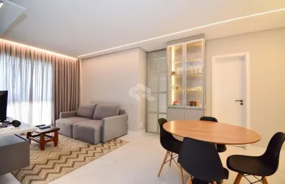 Apartamento semimobiliado com 3 quartos 2 suítes 2 vagas de garagem e vista panorâmica no estreito