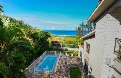 Casa de alto padrão com 6 quartos sendo 4 suítes 4 vagas de garagem vista para o mar no morro das pedras florianópolis
