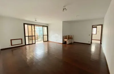Apartamento com 4 quartos sendo 1 suíte e 2 vagas no coração do centro de florianópolis