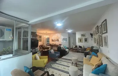 Apartamento com 4 quartos sendo 2 suítes e vista panorâmica no centro de florianópolis
