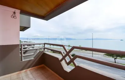 Apartamento com vista para o mar e estrutura completa na agronômica em florianópolis