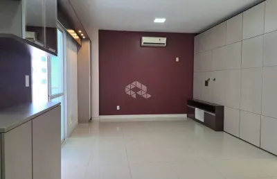 Cobertura com 2 quartos sendo 1 suíte com sacada gourmet e 2 vagas no itacorubi em condomínio completo