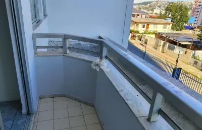 Apartamento com sacada vista panorâmica e 2 quartos em barreiros são josé