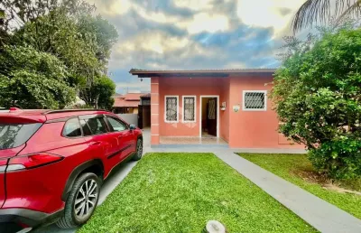 Casa no campeche com 3 quartos  sendo 1 suíte e quintal privativo perto da praia