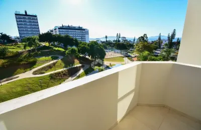 Apartamento amplo com 4 quartos sendo 2 suítes vista para o mar e área de lazer completa no jardim atlântico