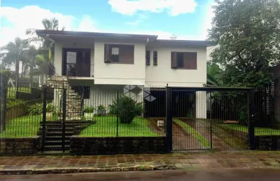 Casa com excelente localização próximo ao centro de garibaldi.