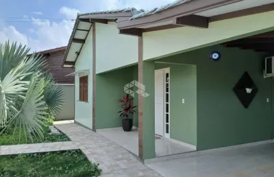 Casa com 04 quartos, 03 vagas de garagem e 222 m2, em ibiraquera, no alto arroio.