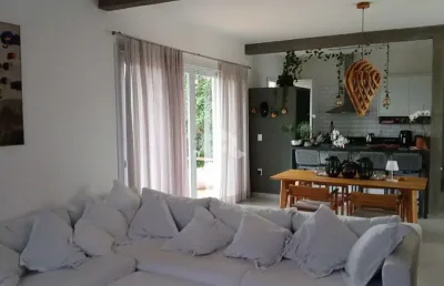 Casa  alto padrão em condomínio fechado proximo ao surfland