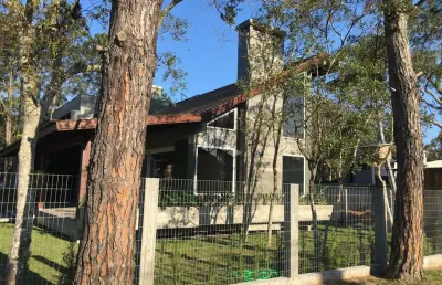 Casa de alto padrão no condomínio maranata ii em garopaba.