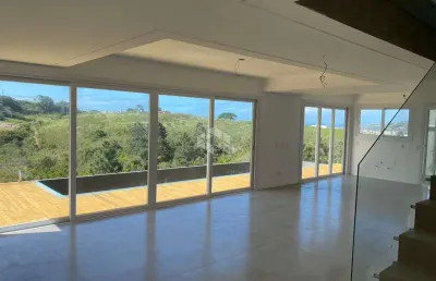 Casa à venda de alto padrão no bairro ferraz, em garopaba