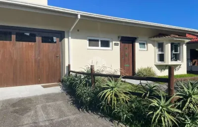 Casa com 2 quartos, 2 vagas, 360 m² de área total, no jardim panorâmico em garopaba sc