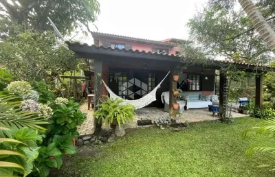 Casa com 3 dormitórios, 2 vagas em 361,25 m² de área total na praia da barra em garopaba sc