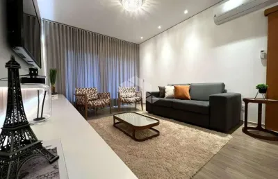Apartamento, 85m² privativos com 2 dormitórios sendo 1 suíte em condomínio com infraestruturas completas.