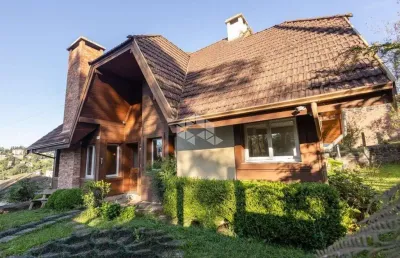 Casa com 200m² privativos no vale das colinas em gramado