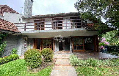 Casa 3 dormitórios, 198m² privativos, no bairro bavária, um dos mais valorizados de gramado