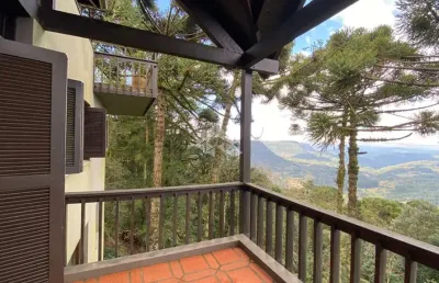 Apartamento 3 dormitórios, 167m² privativos, 1 vaga, no centro de gramado