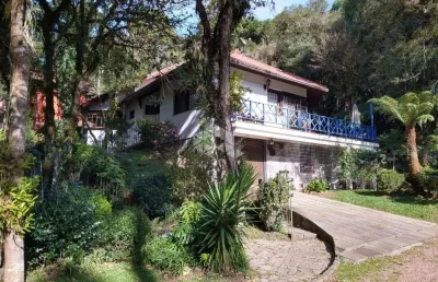 Casa 03 dormitórios, 275m² privativos, na vila suzana em canela