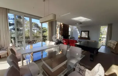 Casa 5 dormitórios (3 suítes), 480m², em condomínio fechado em canela