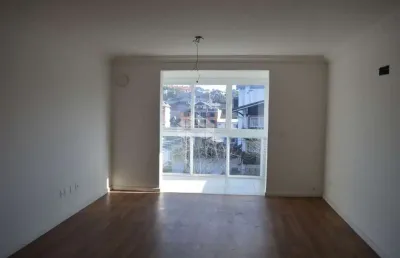 Apartamento 3 dormitórios, 146m² privativos, 2 vagas, no centro de gramado, a uma quadra da rua coberta