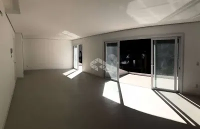 Apartamento novo, 02 suítes com 125m² privativos, 2 vagas no centro de gramado.