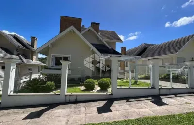 Casa com 279m² privativos, mobiliada, no vale das colinas em gramado