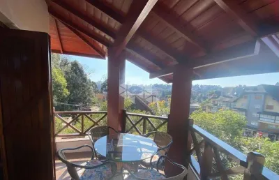 Apartamento 03 dormitórios, com 163m², 2 vagas, no coração de gramado