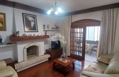 Apartamento de 02 dormitorios de 84,51m² no centro de gramado