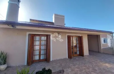 Casa com 4 dormitórios, sendo 2 suítes no bairro colina em guaíba.