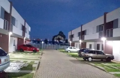 Casa à venda com 2 dormitórios, 1 vaga garagem em condomínio parque florida
