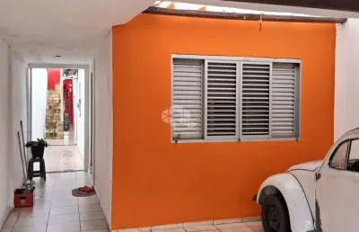 Casa térrea com 2 dormitórios, 2 vagas e suíte no patriarca