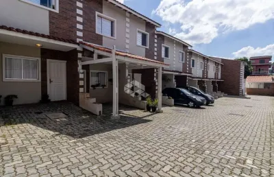 Sobrado em condominio com 2 dormitórios com planejados e 1 vaga coberta