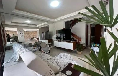 Sobrado com 4 dormitórios, amplo pátio com piscina no bairro são luís.