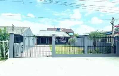 Casa 2 dormitórios, pátio amplo e 2 vagas cobertas em cachoeirinha-/rs.