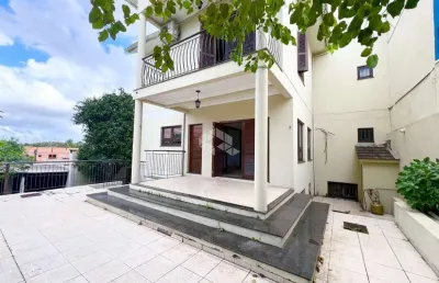 Belissimo sobrado 3 dormitorios com suite ,sotão e piscina. proximo ao hospital nossa senhora das graças.