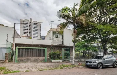 Casa com 4 dormitórios, 3 vagas cobertas de garagem no bairro boa vista próximo da anita garibaldi, carlos gomes e nilo peçanha