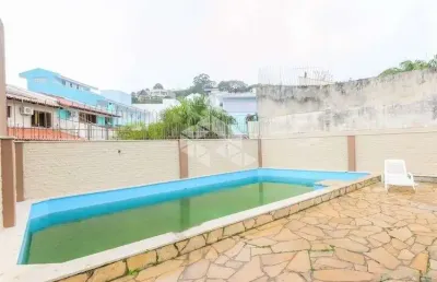 Casa de 4d com piscina e vista do guaíba no alto teresópolis