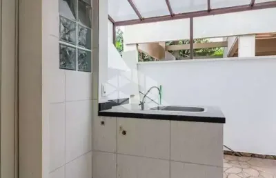 Apartamento garden 2 quartos com garagem no bairro cristal próximo ao barra shopping sul