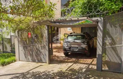 Casa de 5 dormitórios no bairro menino deus próxima a orla do guaíba