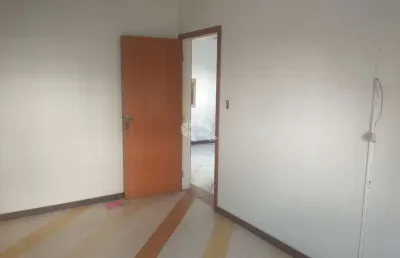 Apartamento com 2 dormitórios/quarto  desocupado no jardim leopoldina próximo a padaria colonial e super mercados nacional, e max center