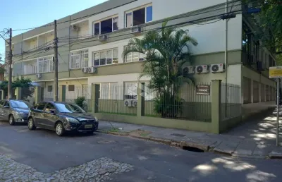 Amplo apartamento, de frente, com elevador,  sacadas e terraço nos fundos.