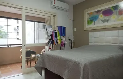 Apartamento com elevador na felipe camarão, com suíte