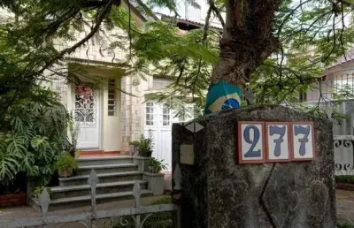 Casa com 3 quartos à venda na Rua São Francisco da Califórnia, 277, Higienópolis, Porto Alegre
