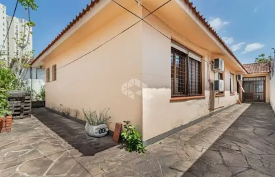 Casa com 3 quartos à venda na Avenida Montreal, 179, Jardim Lindóia, Porto Alegre